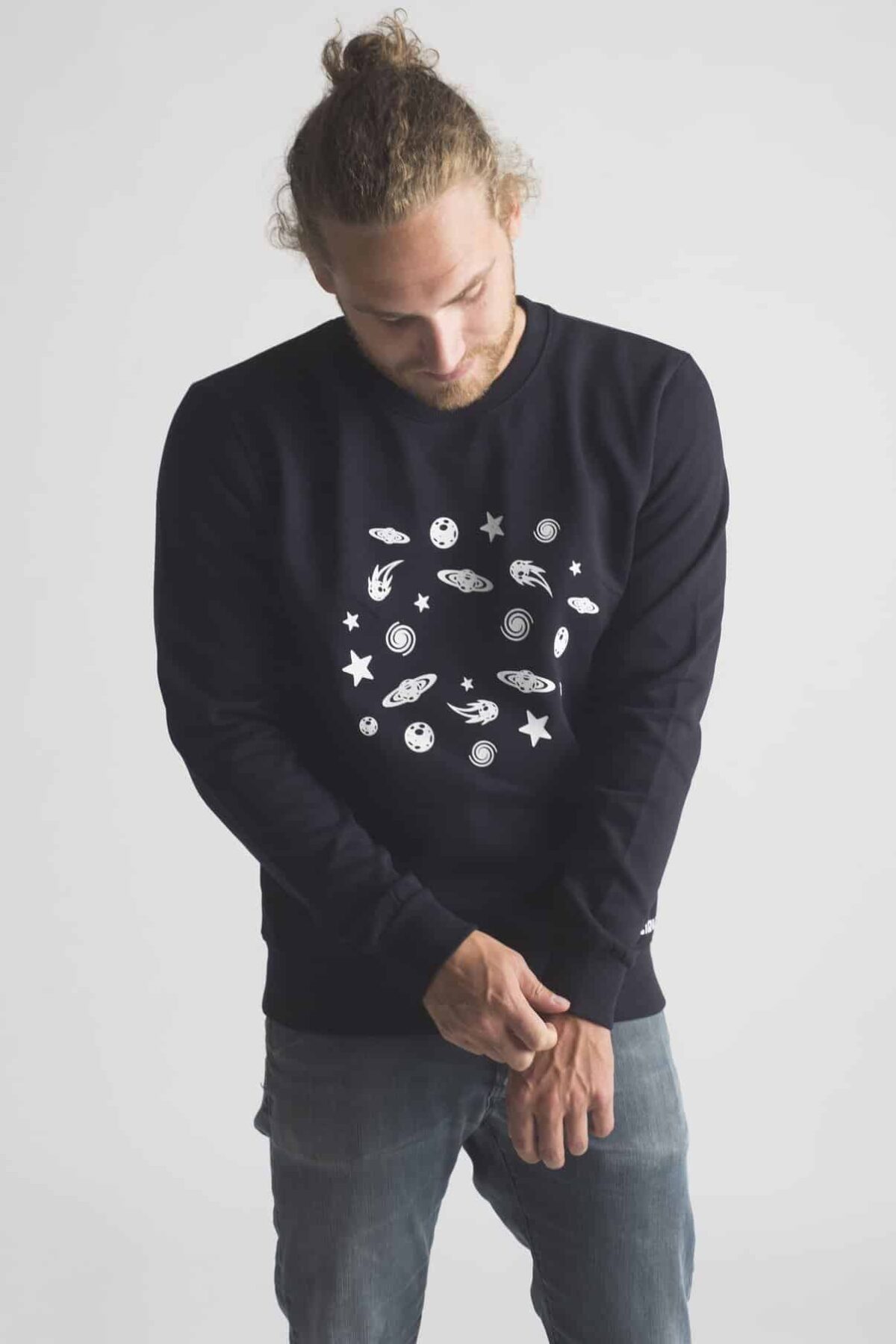 _gvf6790 Sweater Galaxy of Dreams