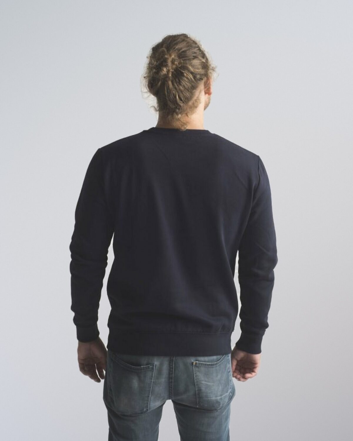 sweater_galaxy_navy_model_man_back_1_4x5 Sweater Galaxy of Dreams