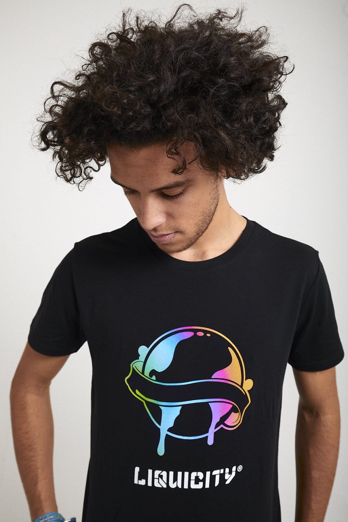 Liquicity Merchandise 2018 T-Shirt Black Rainbow Globe