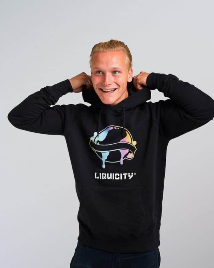 hoodie_rainbowlogo_model_man_2_4x5 Hoodie Rainbow Globe