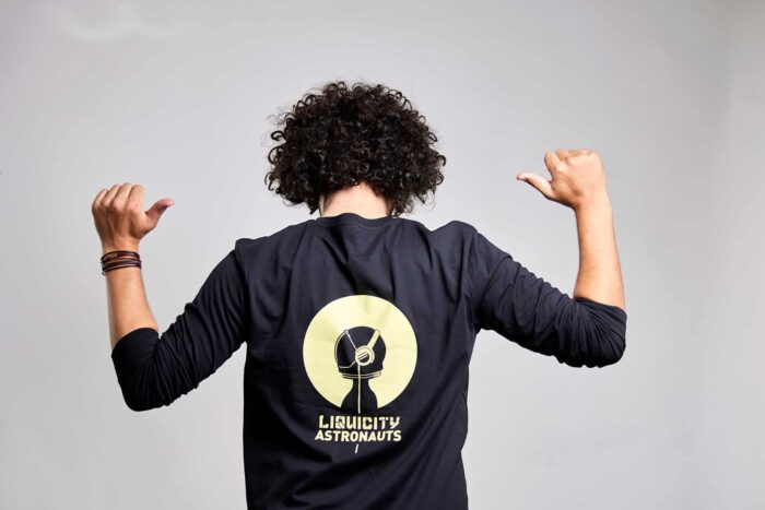 220705_TheArrows-Merchandise_MHR58917 Longsleeve Astronauts