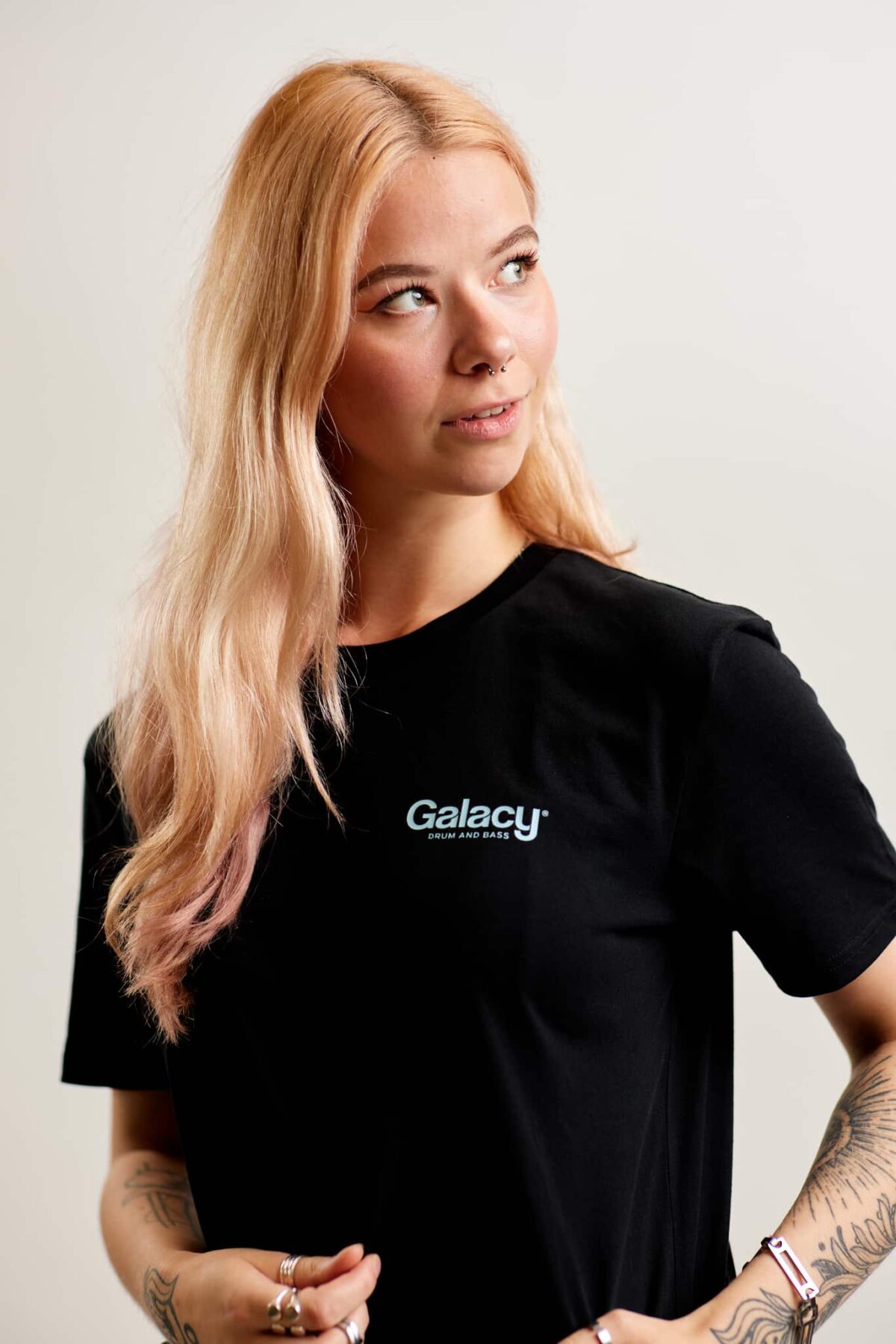 Liquicity-Merchandise7701 T-Shirt Galacy Crystals