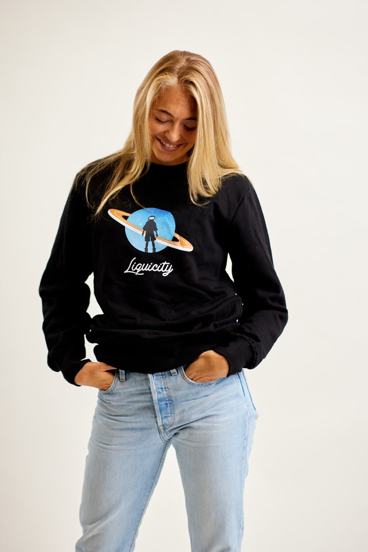 Liquicity-Merchandise7826 Sweater Traveler