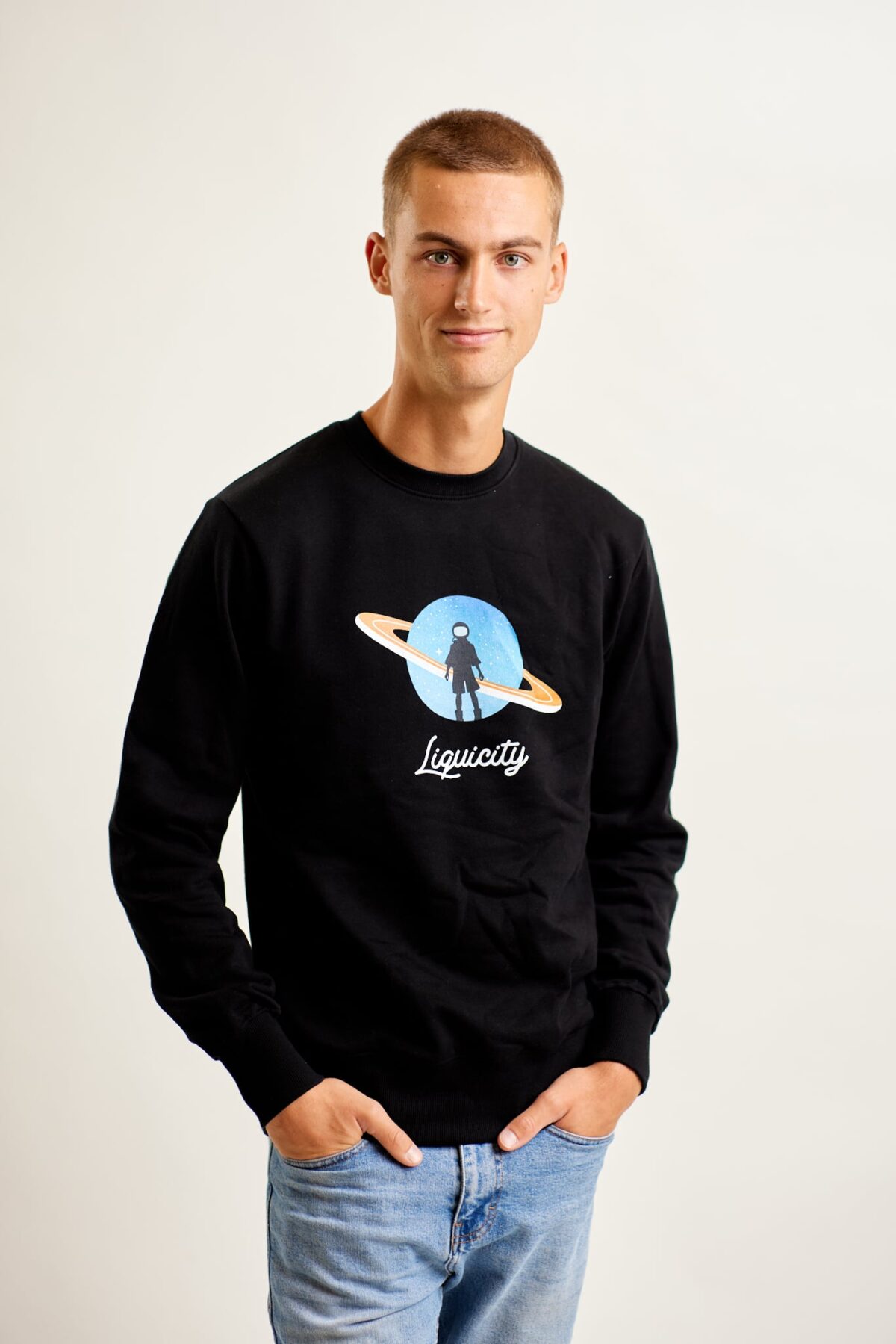 Liquicity-Merchandise7961 Sweater Traveler