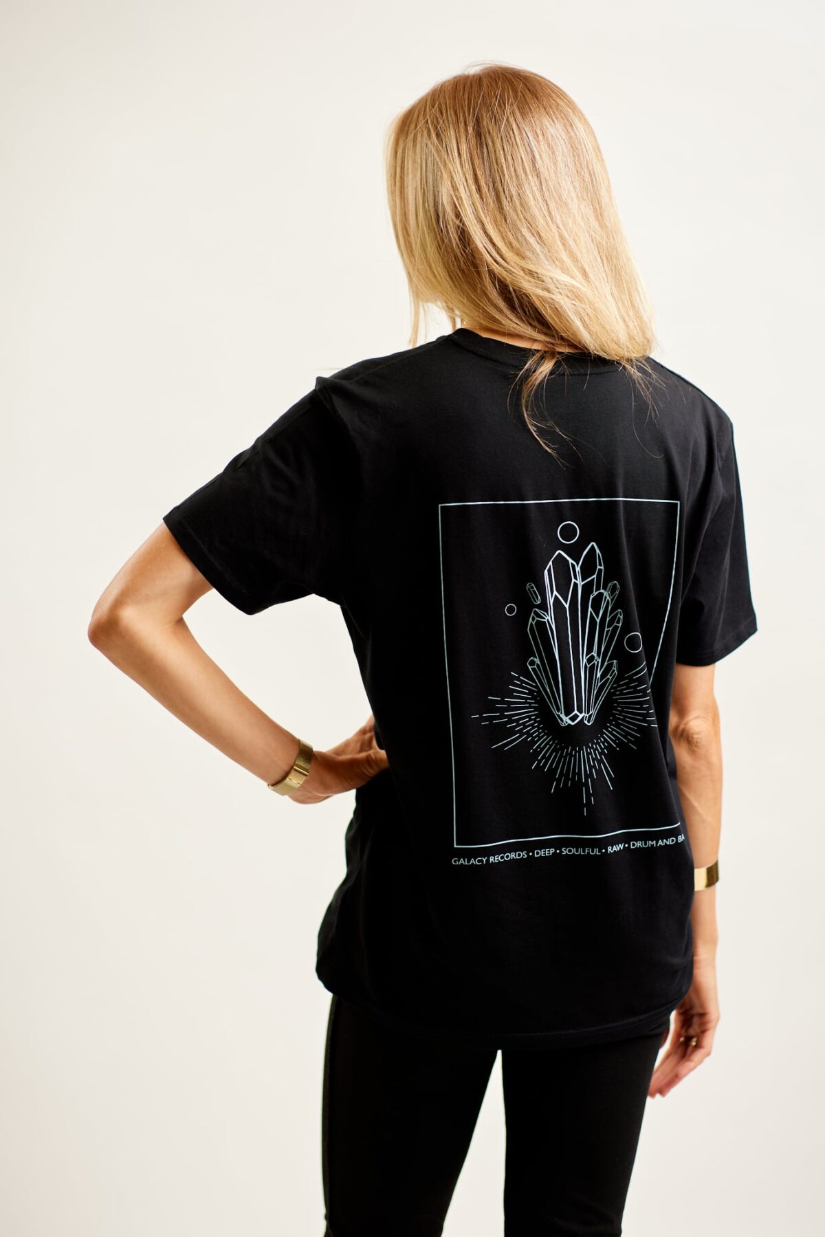 Liquicity-Merchandise8419 T-Shirt Galacy Crystals
