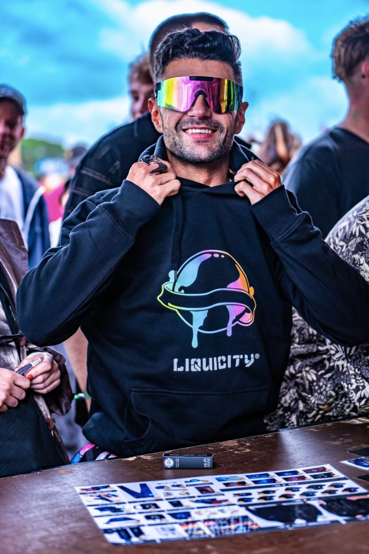 merch festival (14) Hoodie Rainbow Globe