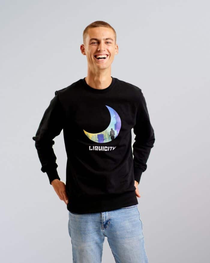 sweater_moonchaser_model_man_4x5 Sweater Cityscape