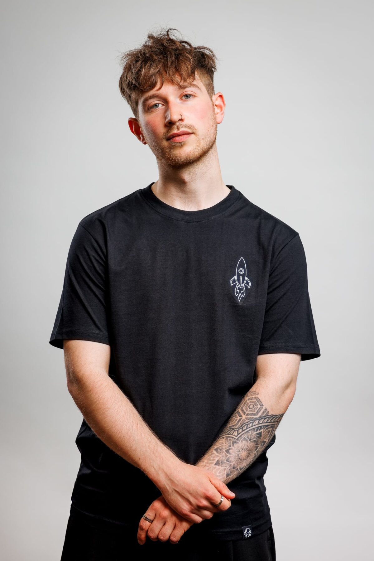 20240711_EwaldGeerdink_Liquicity_Merch24_0002_11-07-2024-_-Liquicity-Merch-_-Portret-027-CR3_Pure T-Shirt Rocket