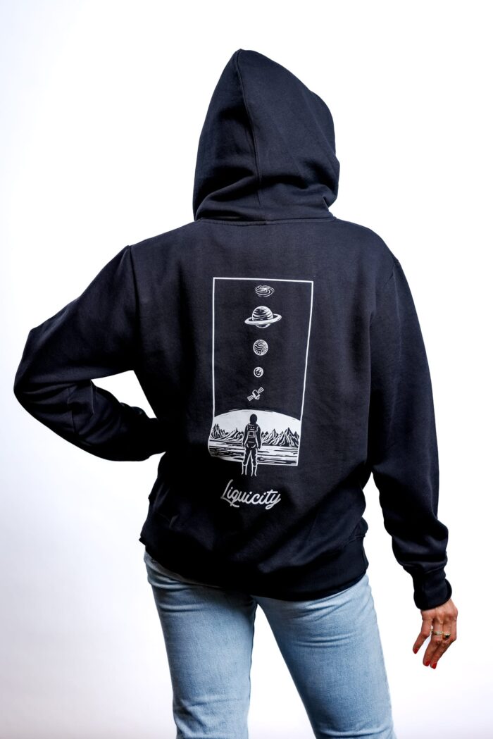 20240711_EwaldGeerdink_Liquicity_Merch24_0029_11-07-2024-_-Liquicity-Merch-_-Portret-941-CR3_Pure Hoodie Mars