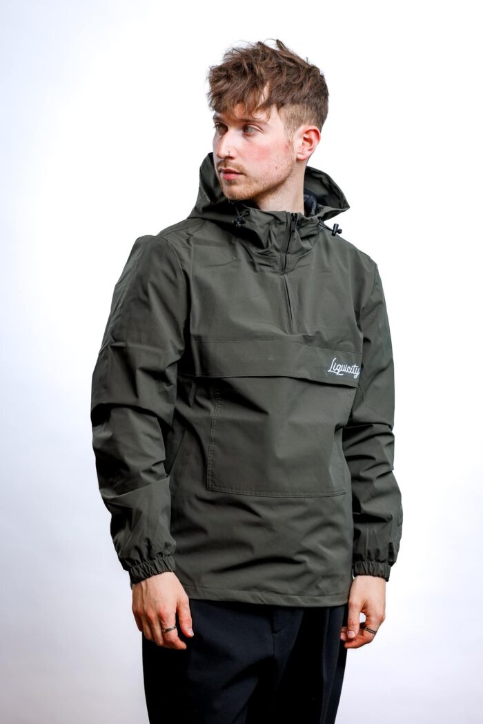 20240711_EwaldGeerdink_Liquicity_Merch24_0035_11-07-2024-_-Liquicity-Merch-_-Portret-831-CR3_Pure Wind/Rain Jacket Green