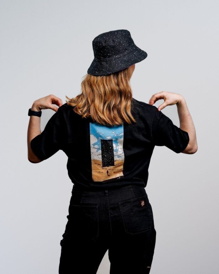 tee_monolith_model_back_4x5 T-Shirt Desert Black